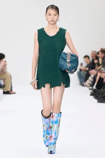Look 9